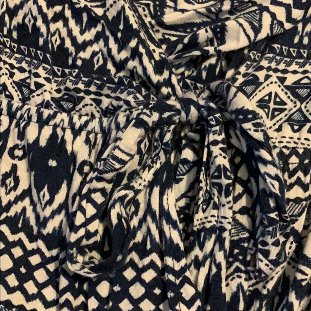 Patterned wrap dress - Picture 4 of 4